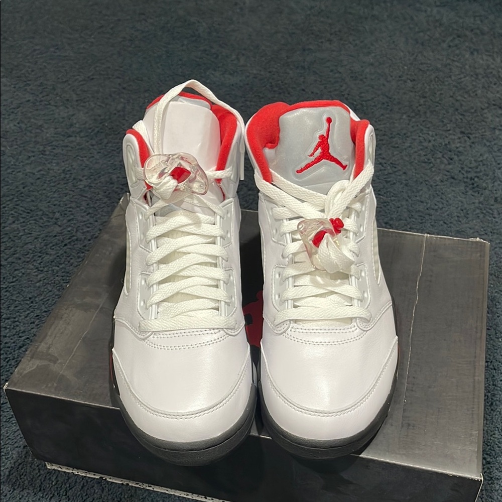 Jordan Sneakers White and Red